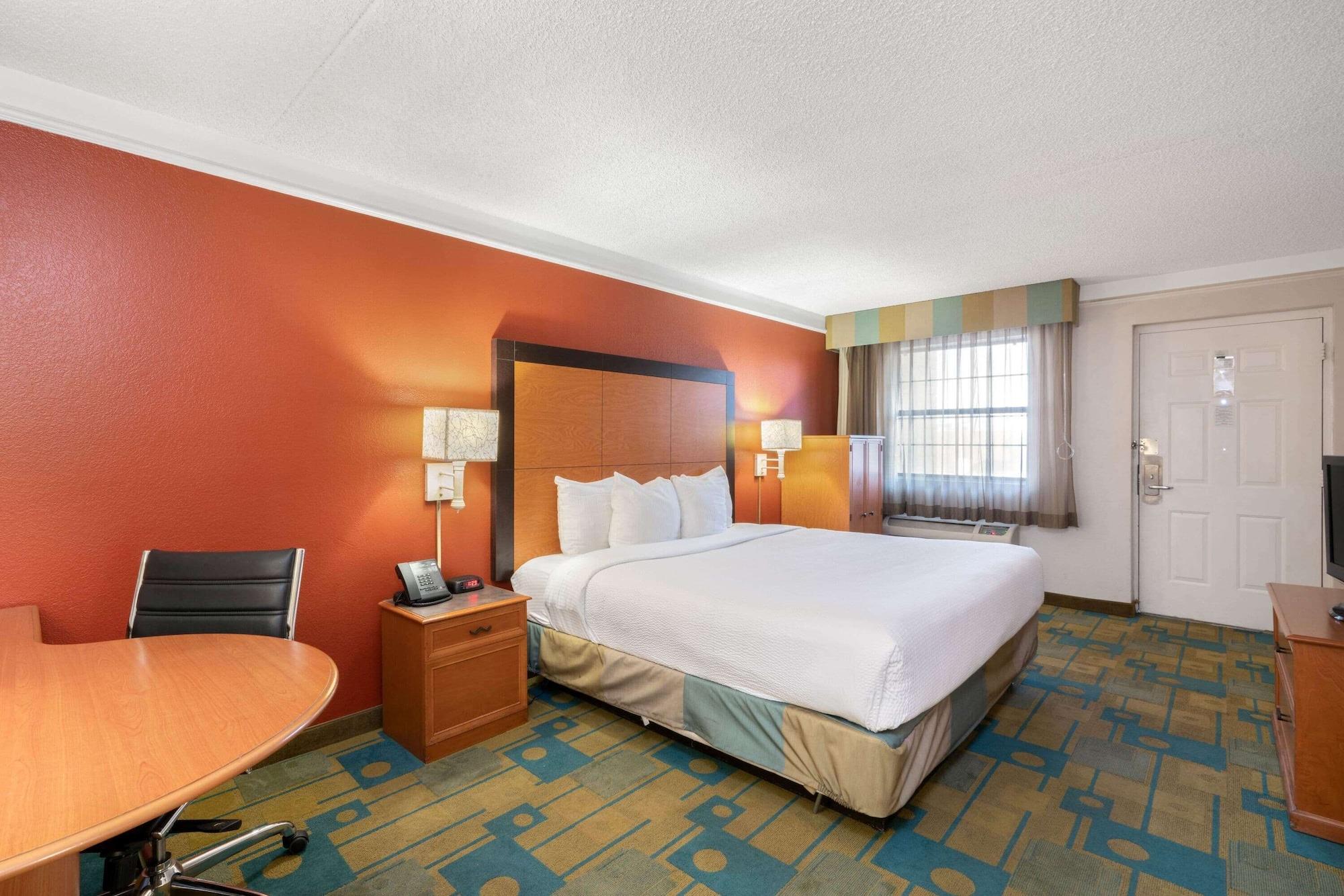 La Quinta Inn By Wyndham Phoenix Sky Harbor Airport Tempe Eksteriør bilde