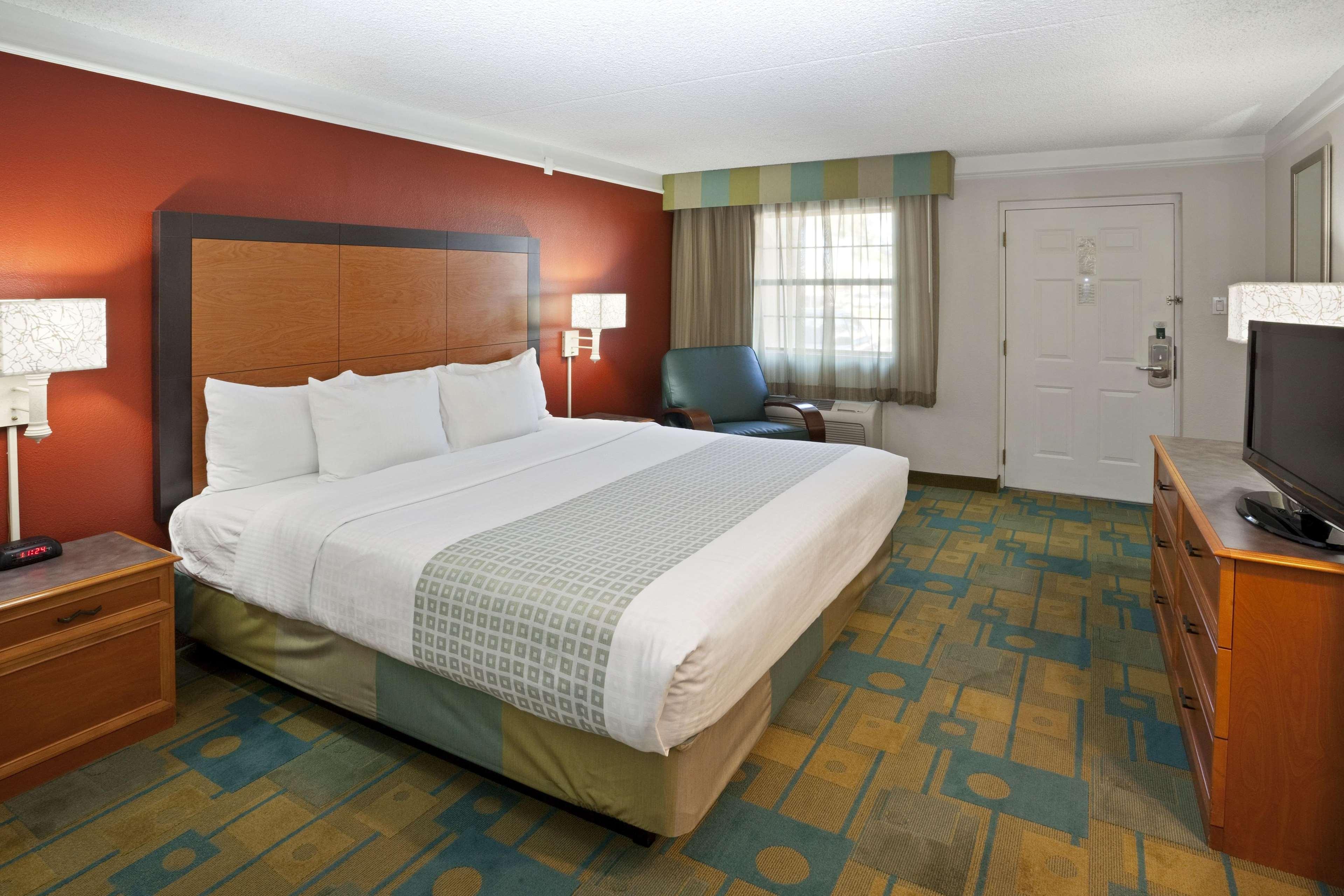 La Quinta Inn By Wyndham Phoenix Sky Harbor Airport Tempe Eksteriør bilde