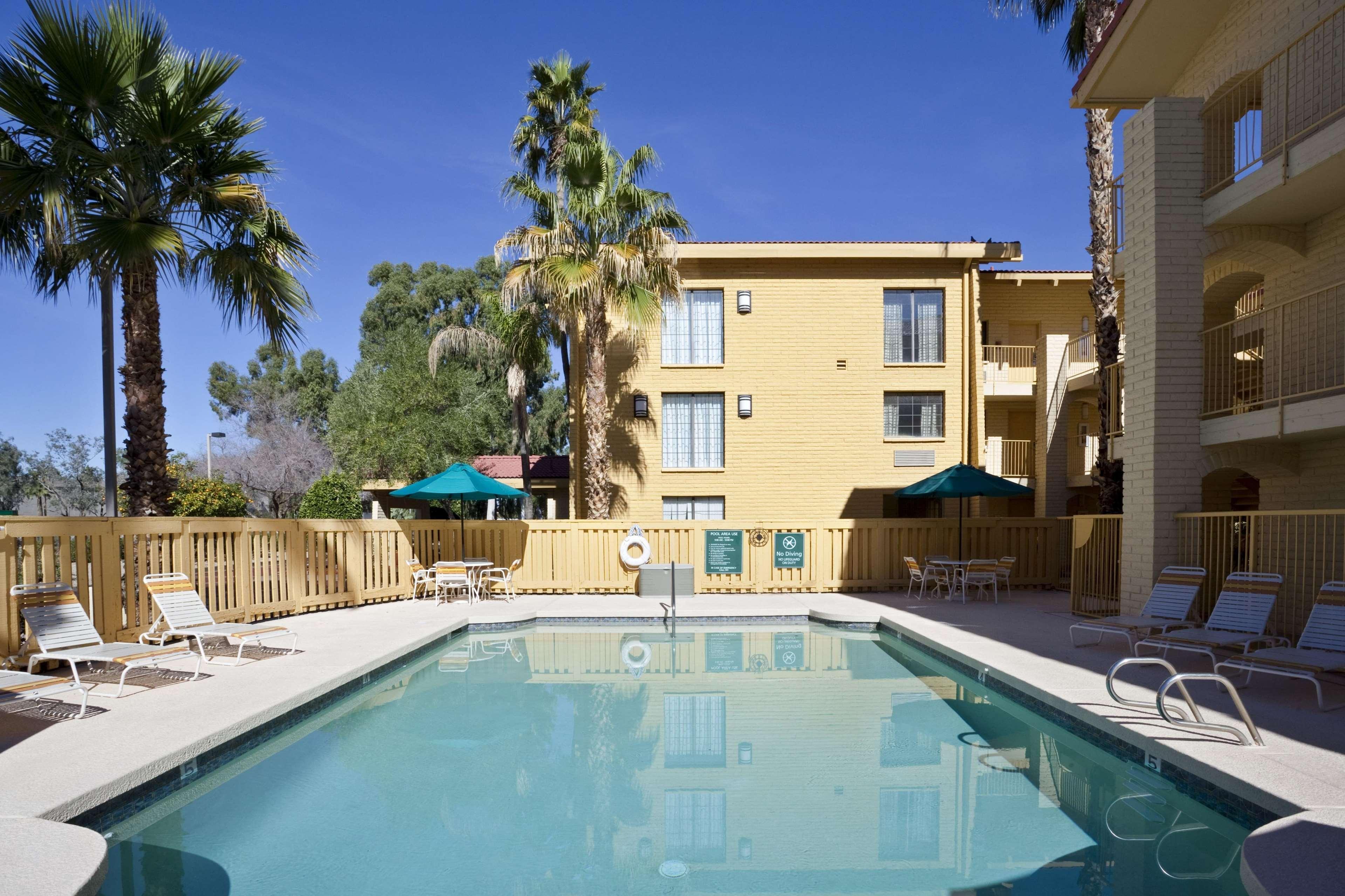 La Quinta Inn By Wyndham Phoenix Sky Harbor Airport Tempe Eksteriør bilde
