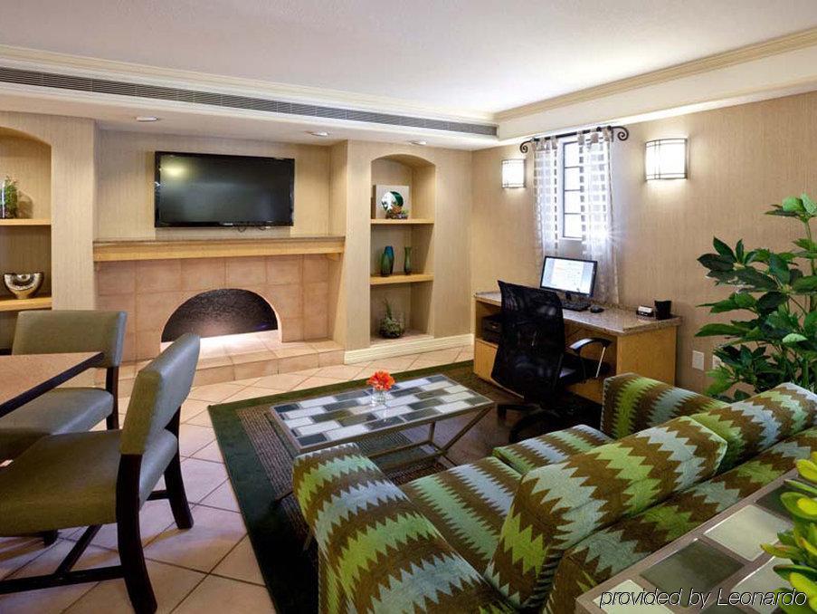 La Quinta Inn By Wyndham Phoenix Sky Harbor Airport Tempe Eksteriør bilde
