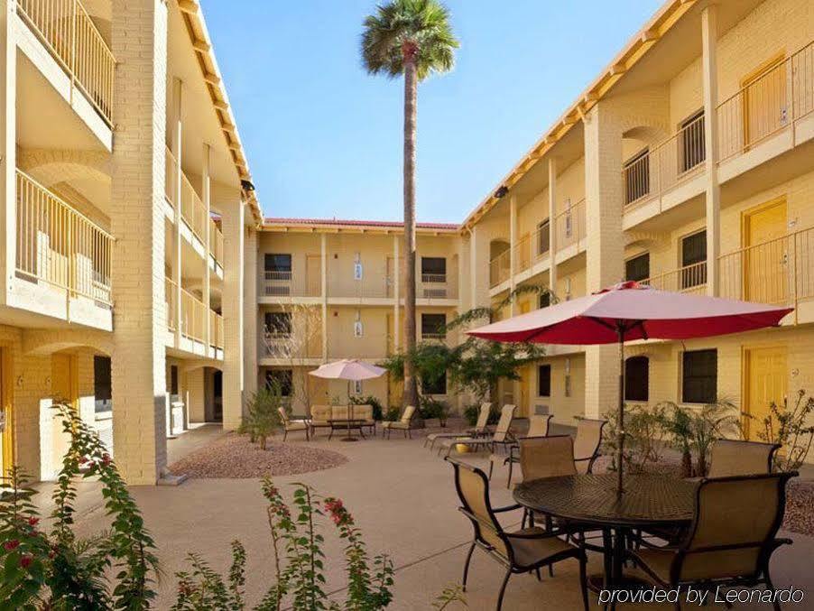 La Quinta Inn By Wyndham Phoenix Sky Harbor Airport Tempe Eksteriør bilde