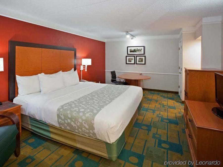 La Quinta Inn By Wyndham Phoenix Sky Harbor Airport Tempe Eksteriør bilde